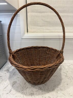 Pottery Barn - Large Sabrina Easter Basket